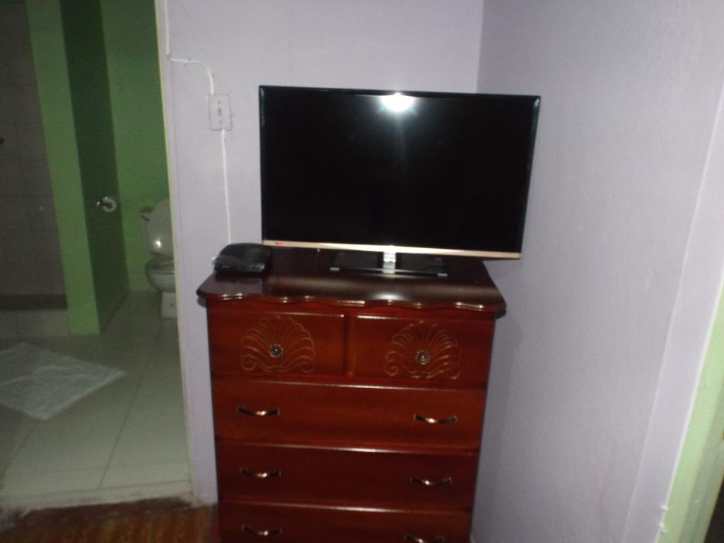 Tropical Court Inn New Kingston Rum bild