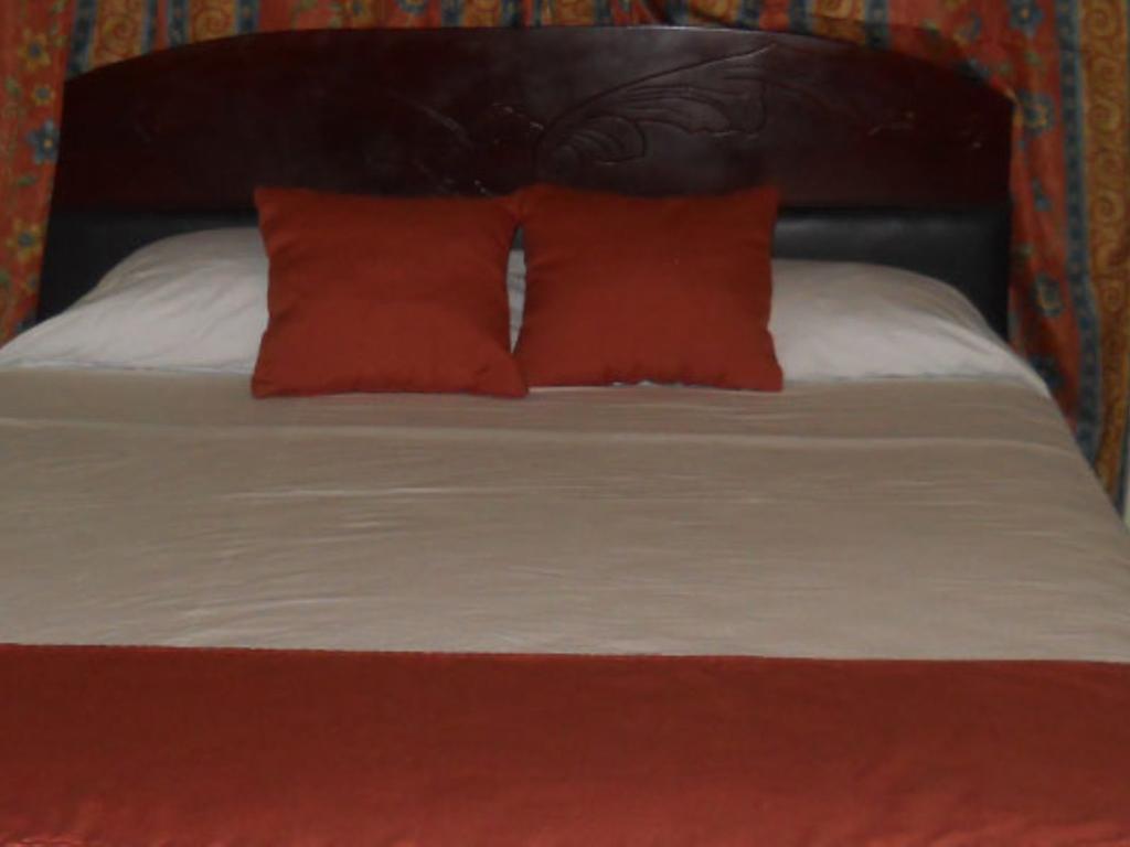 Tropical Court Inn New Kingston Rum bild