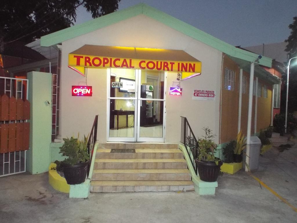 Tropical Court Inn New Kingston Exteriör bild