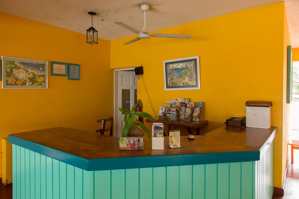 Tropical Court Inn New Kingston Exteriör bild